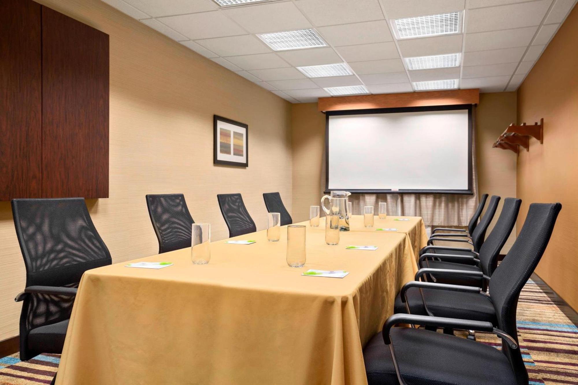 Fairfield & Minneapolis-st. Paul Airport Hotel